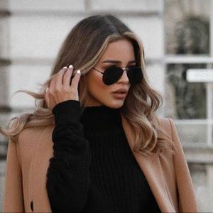 black ray ban aviators